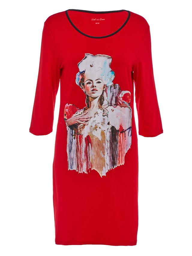Bigshirt Woman on Painting