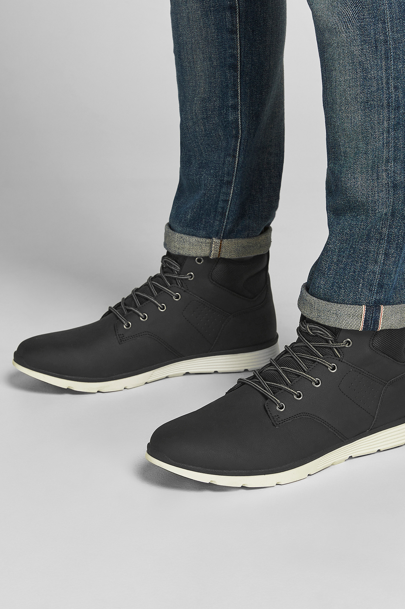 Bota de caminhada em PU com cadarços