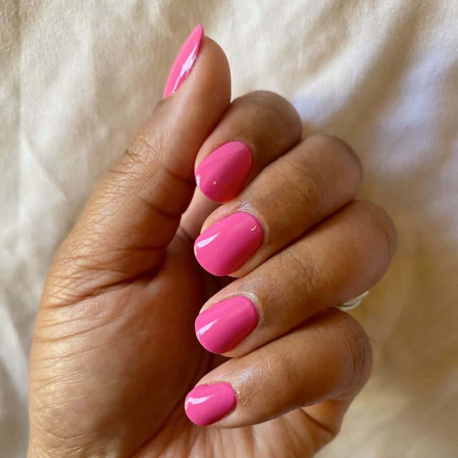 CND VINYLUX Long Wear Polish Hot Pop Pink #121 15ml