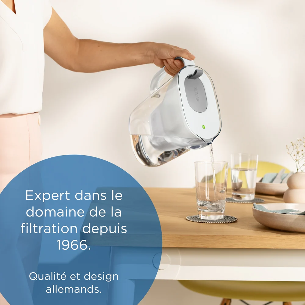 Carafe filtrante bleu 2,4L dont 1,4L d'eau filtrée avec une 1 cartouch