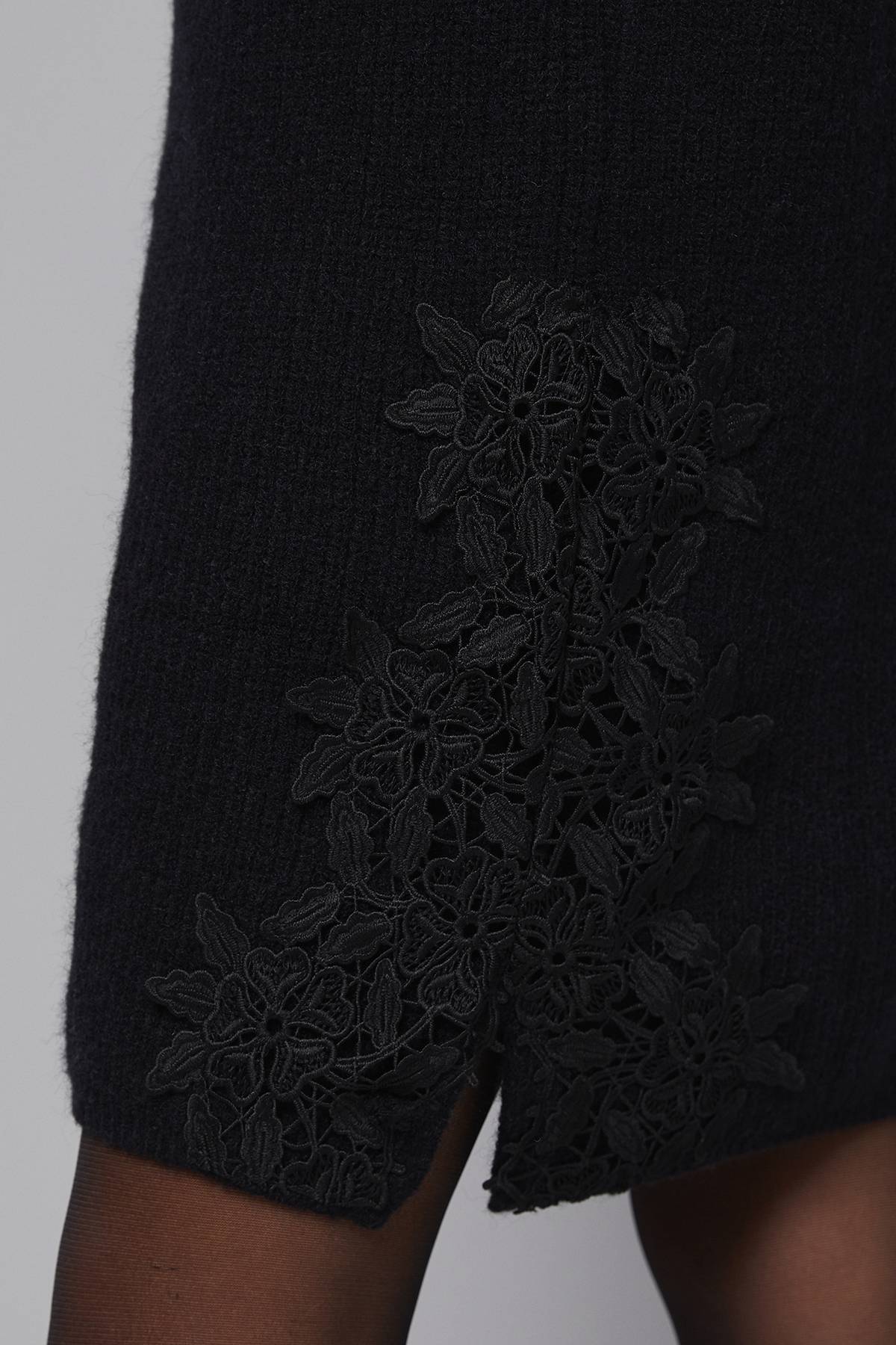 Wallis Robe Tricotée Côtelée à Détails de Dentelle Petite