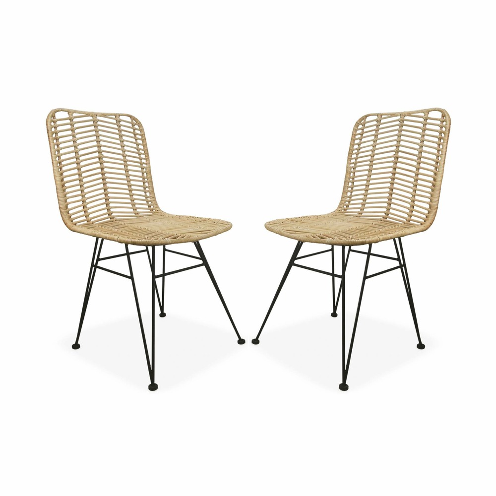 Deux chaises en rotin naturel et métal. Coussins beiges - cahya
