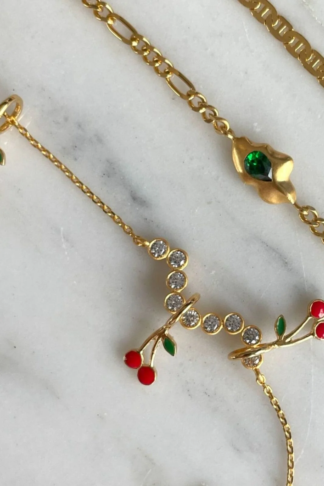 Stine A Petit Cherry Pendant Goldenen Enamel