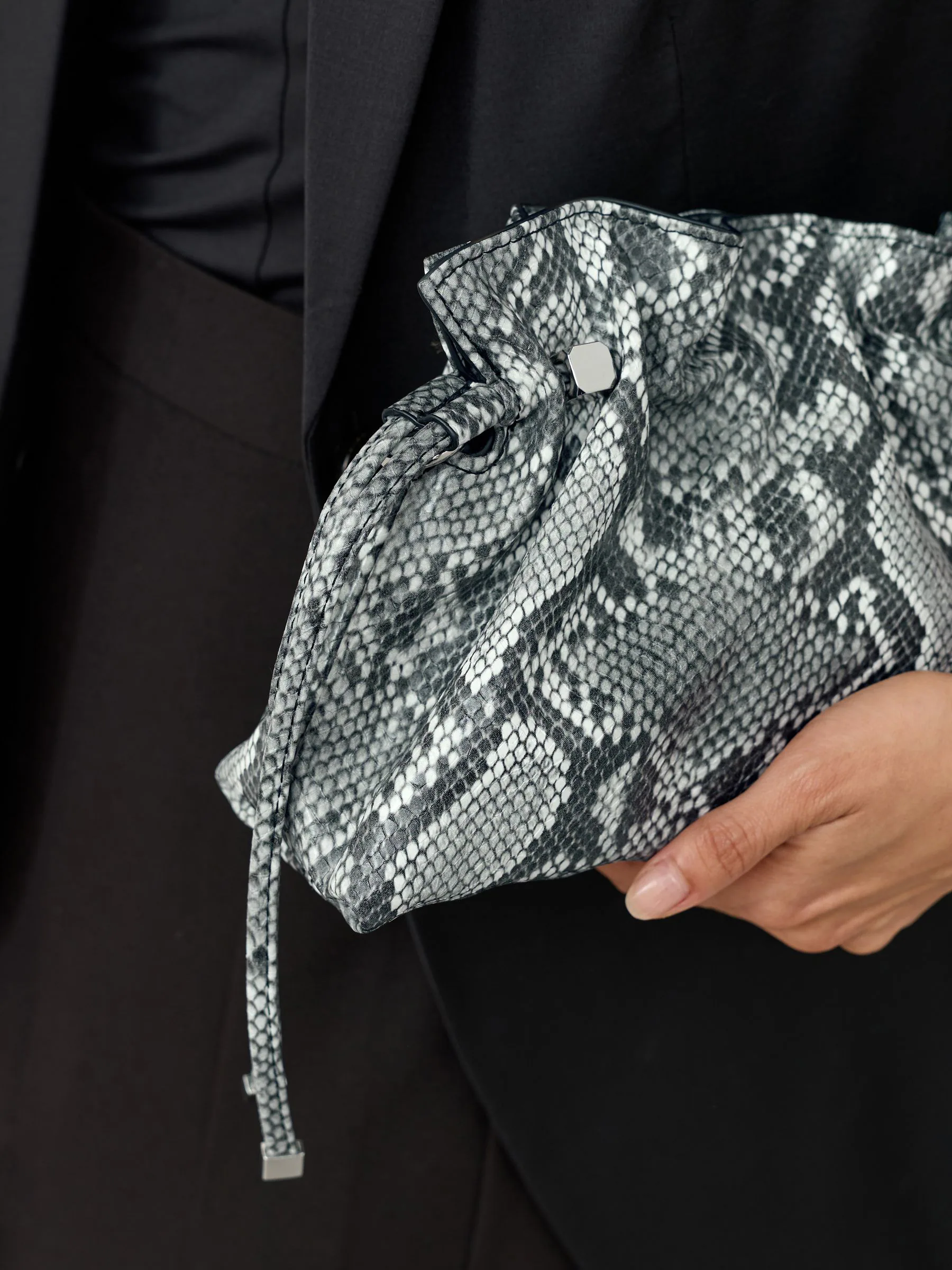Slangenprint - Clutch met ruches