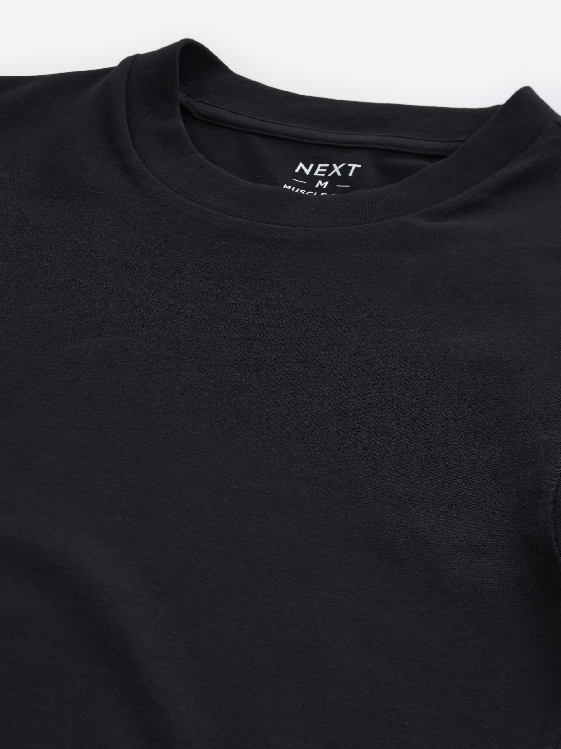 Zwart - Aansluitend must-have T-shirt met ronde hals