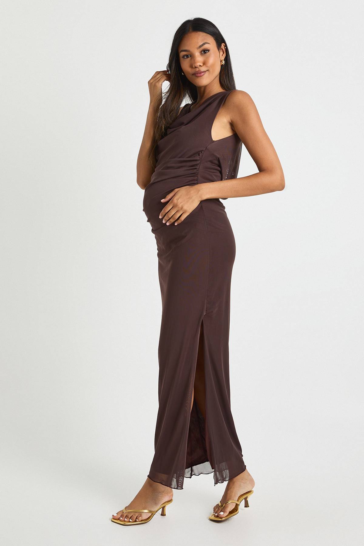 boohoo Robe Maxi De Maternité En Mesh Froncée À Col Bénitier