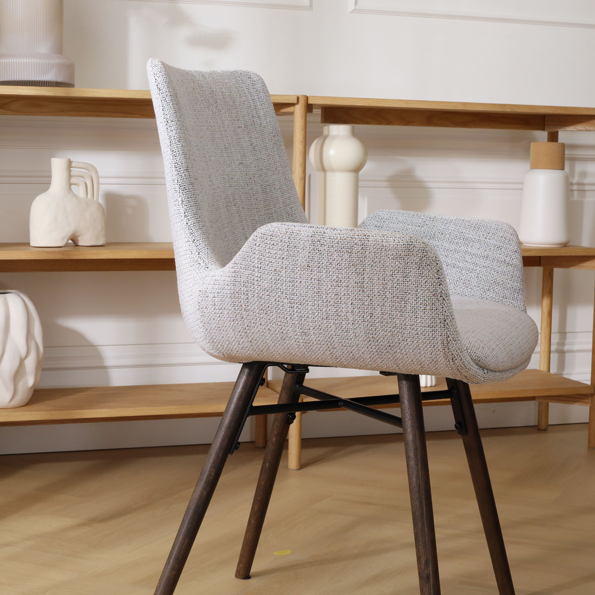 Nena-Eef eetkamerstoel grijs beige gemêleerd - walnoot