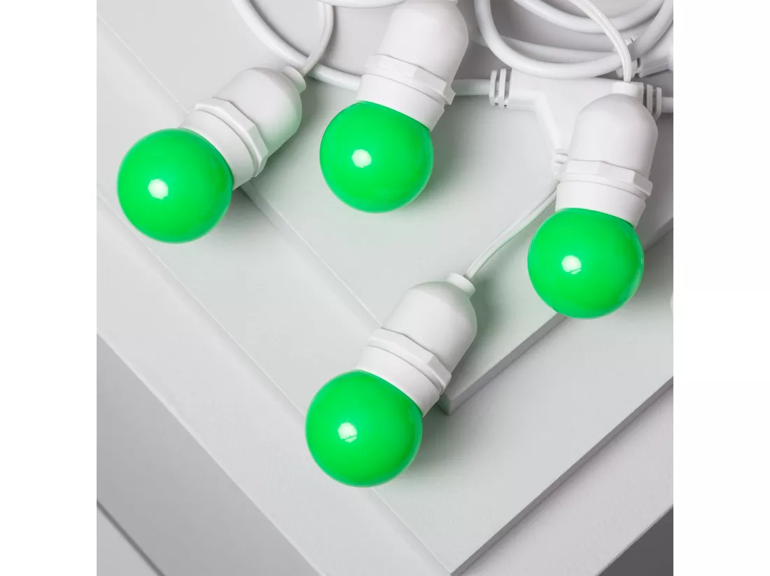 Kit Guirlande Waterproof 5.5m Blanche + 8 Ampoules LED E27 G45 3W de Couleurs Vert