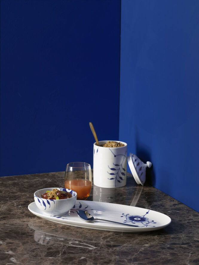 Royal Copenhagen BLÅ MEGA RIFLET AFLANGT FAD 37 CM Hvid