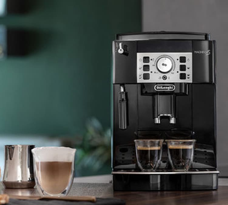 DELONGHI Magnifica ECAM 22.140.B - Garantie 3 ans Coloris:Noir