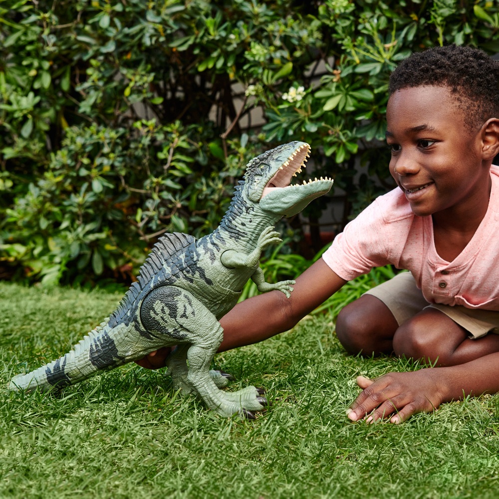 Jurassic World Dominion Strike 'N' Roar Giganotosaurus