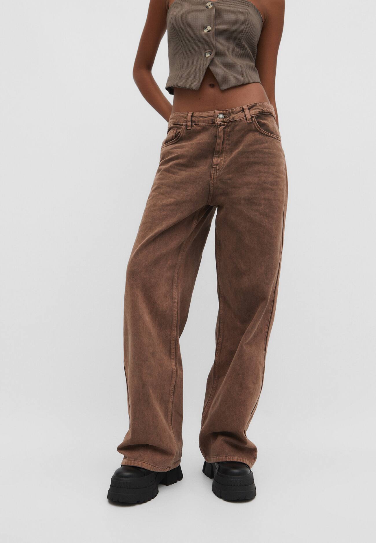 Calça jeans de cintura baixa e pernas largas