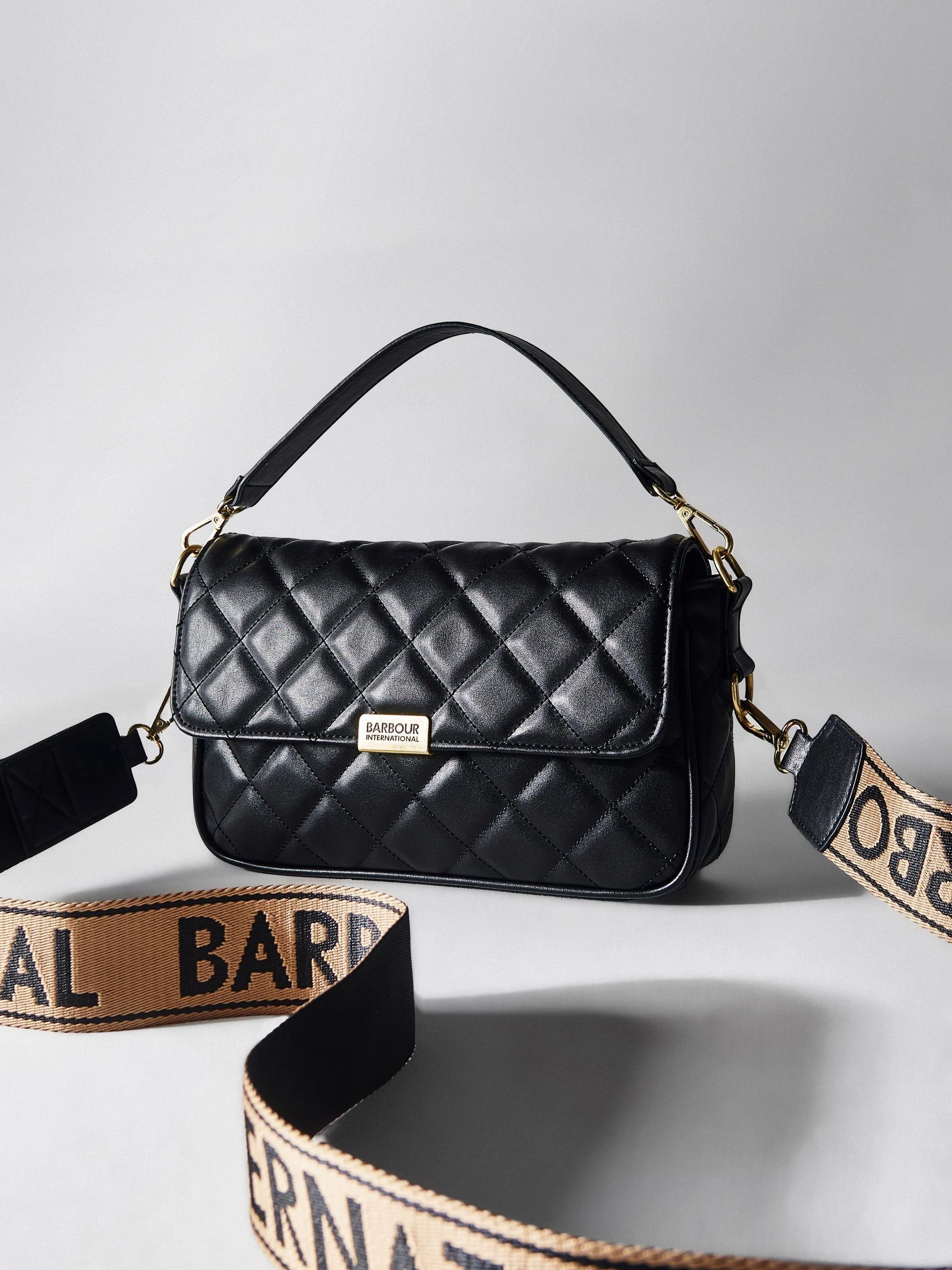 Zwart - Barbour® International Soho doorgestikte schoudertas
