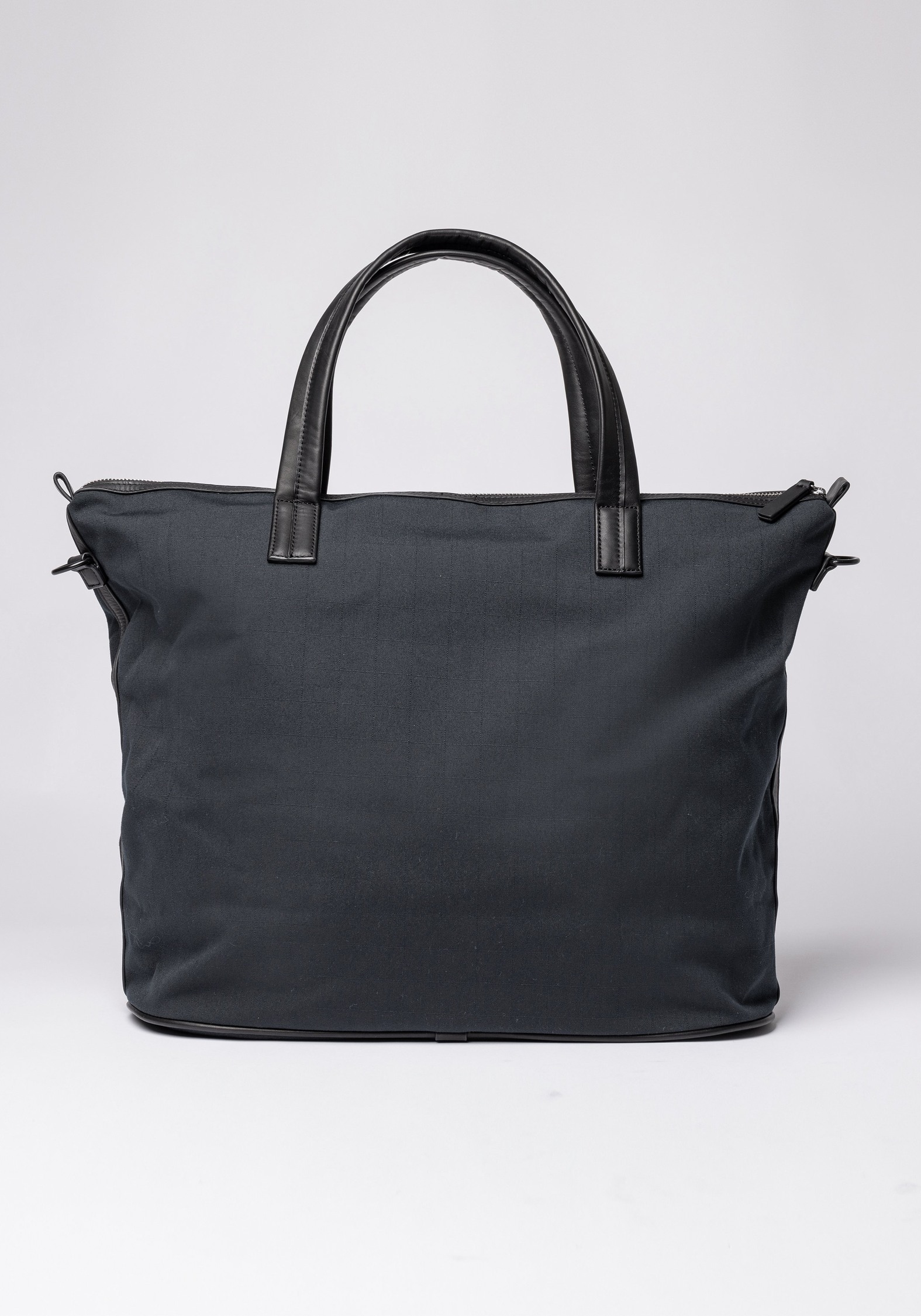 Sandqvist Tragtasche Everyday Weekender Bag M Black