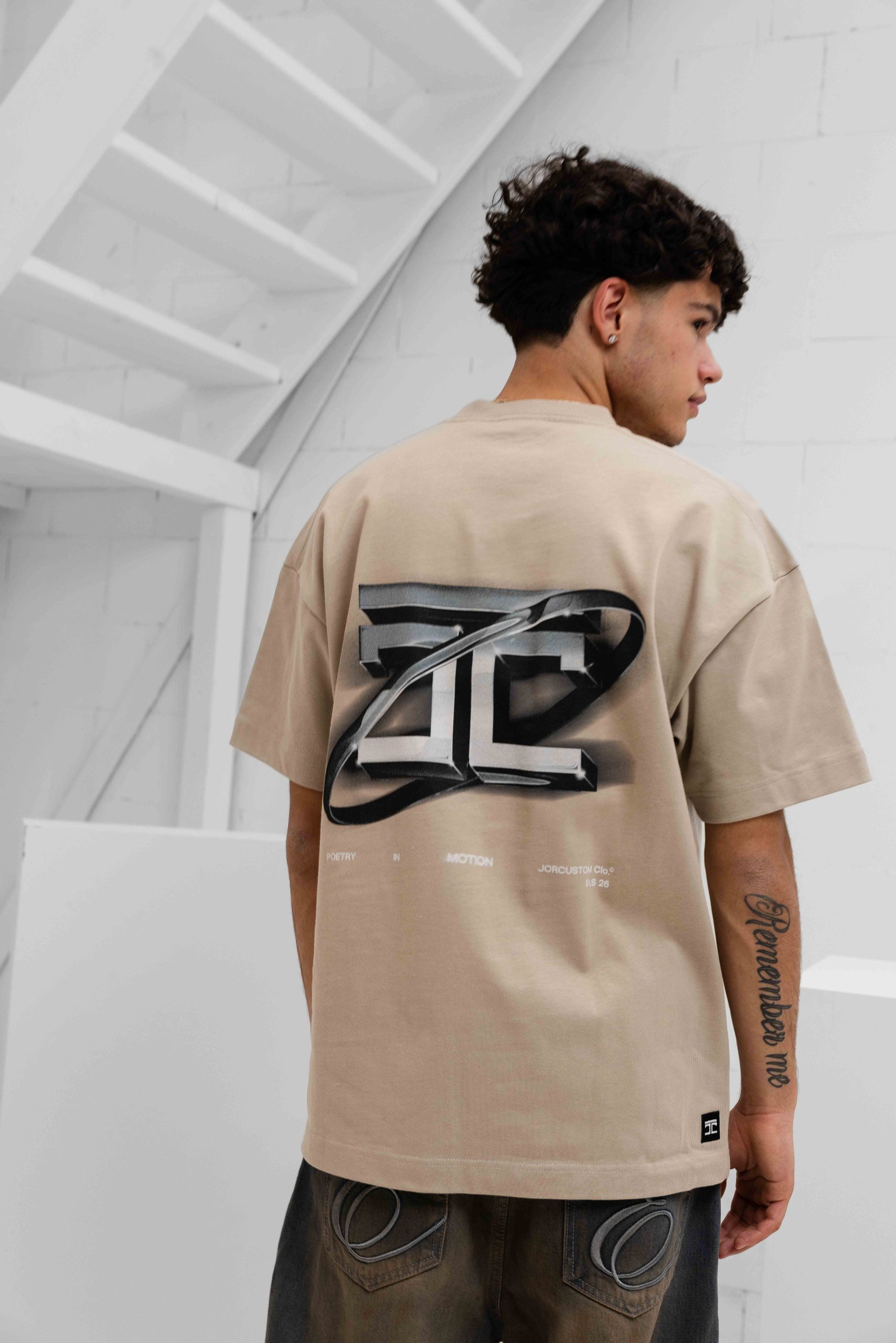 Jorcustom Poetry ln Motion Loose Fit T-Shirt Heren Beige