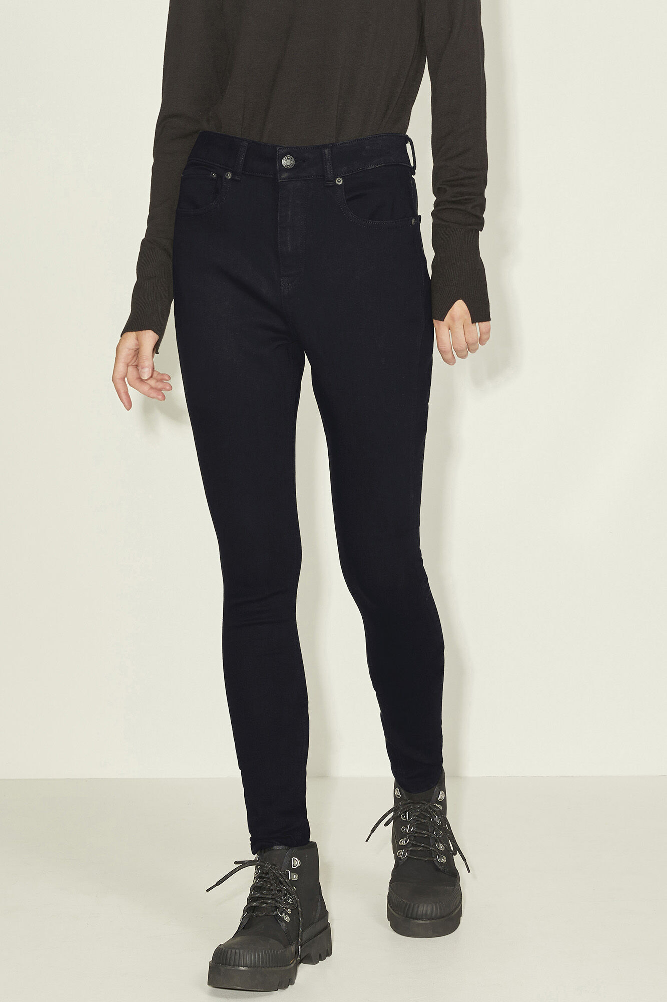 calça jeans skinny preta