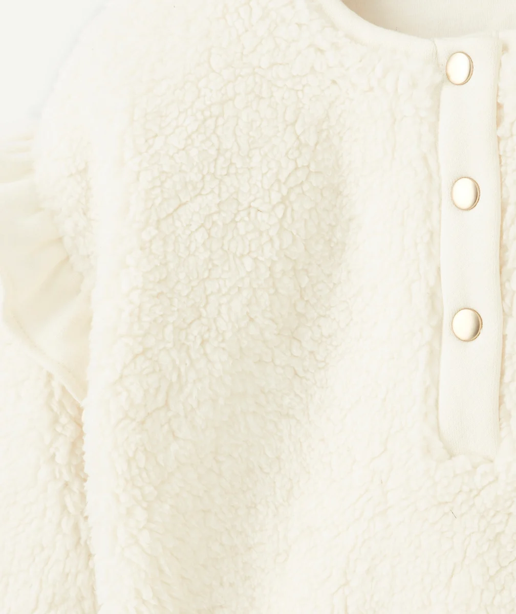 SWEAT FILLE EN SHERPA ÉCRU AVEC DÉTAILS VOLANTÉS