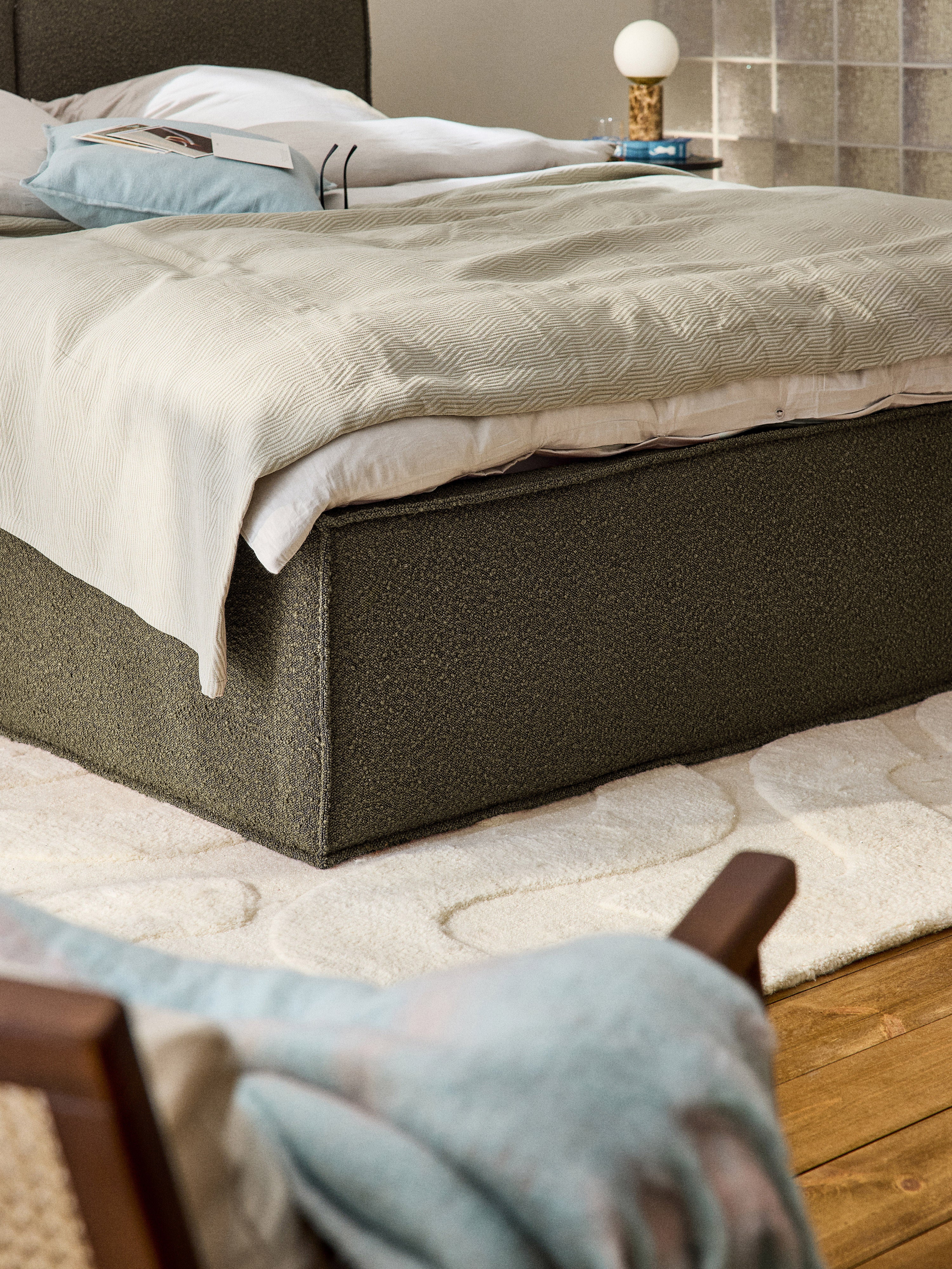 Bouclé gestoffeerd bed Dream met opbergruimte