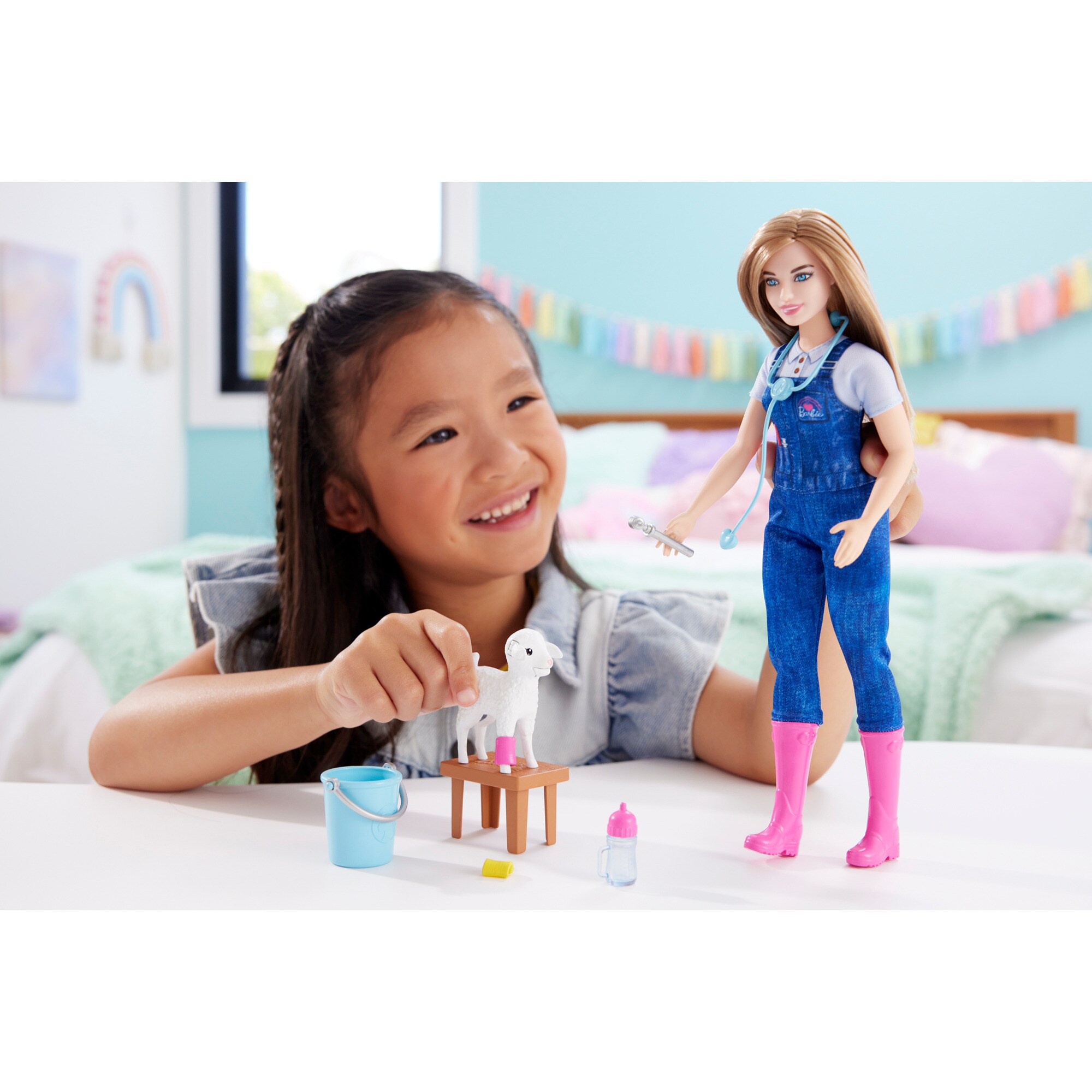 Mattel Spielfigur Barbie Bauernhof-Tierärztin