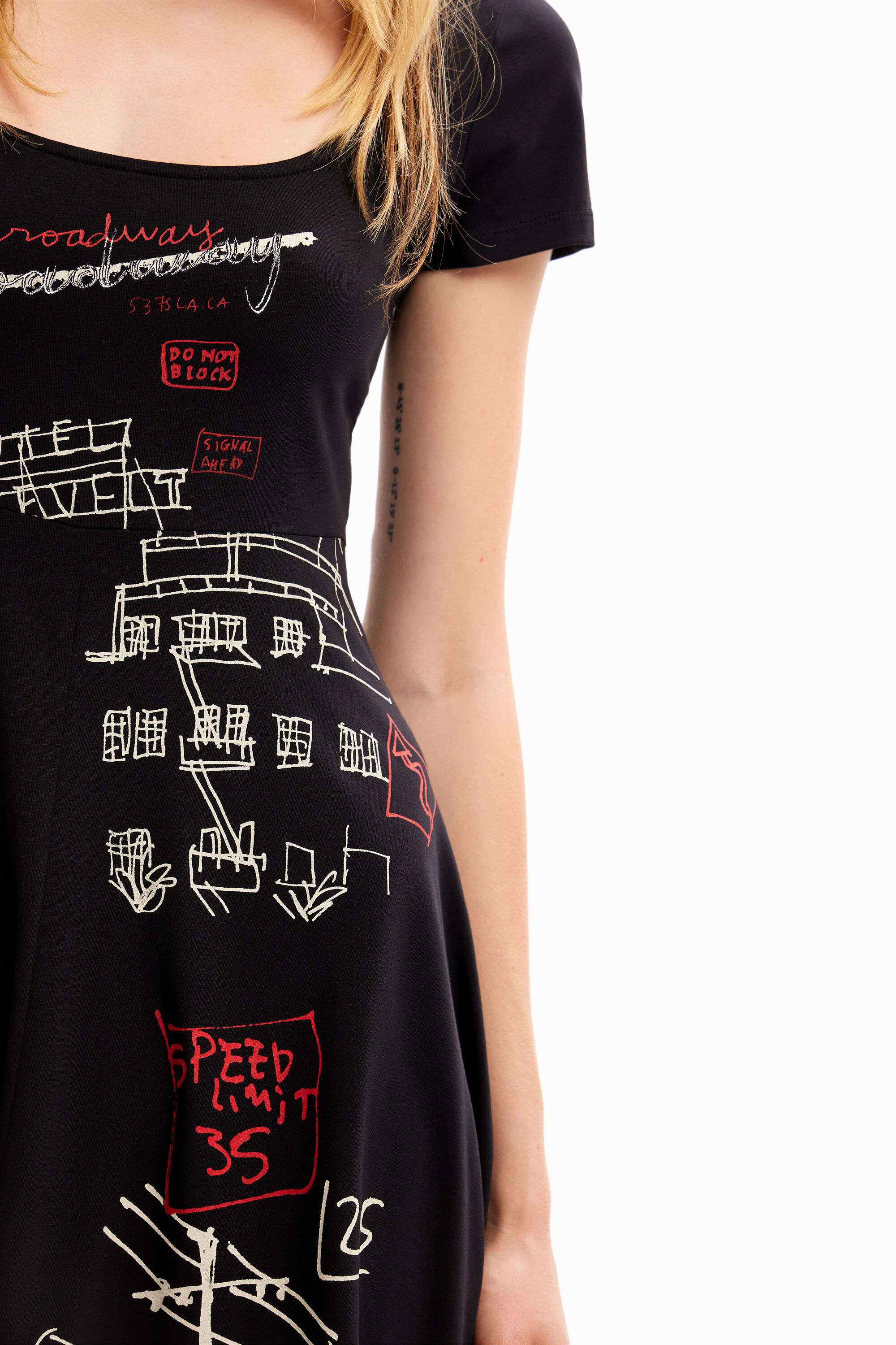 Robe courte arty