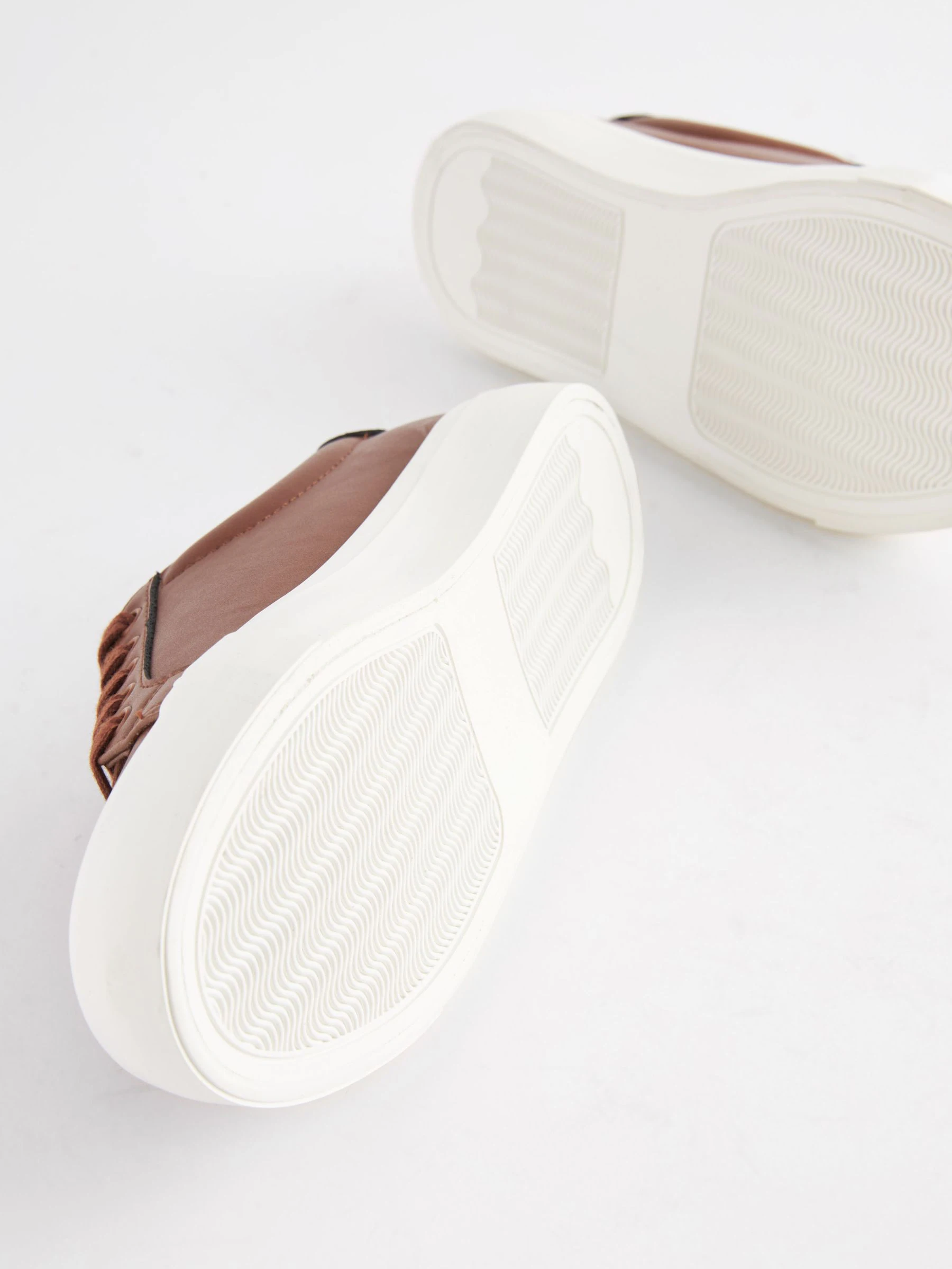 Lichtbruin - Sneakers met nette vetersluiting
