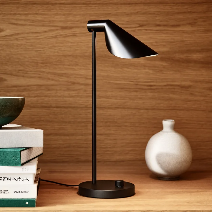 Fritz Hansen - MS022 LED Tischleuchte, Stahl