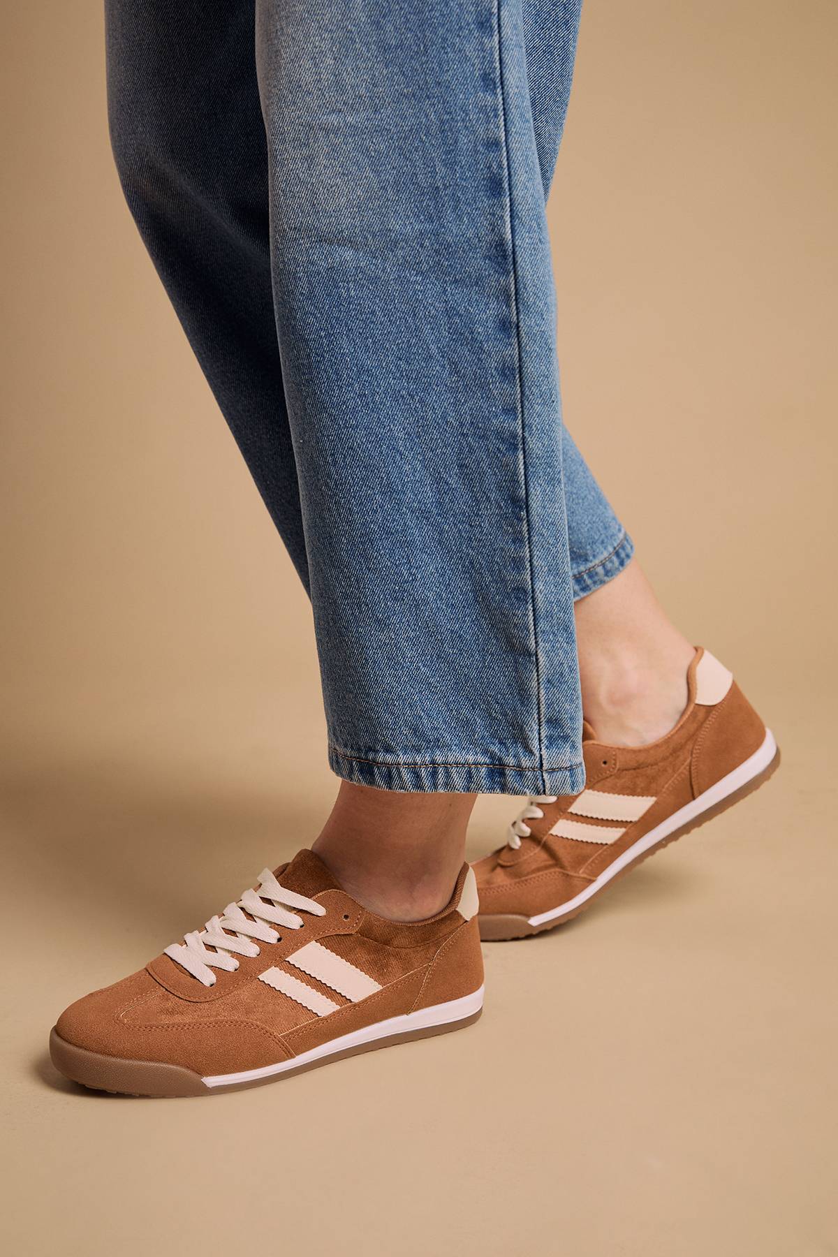 Oasis Baskets à Lacets Penny en Synthétique