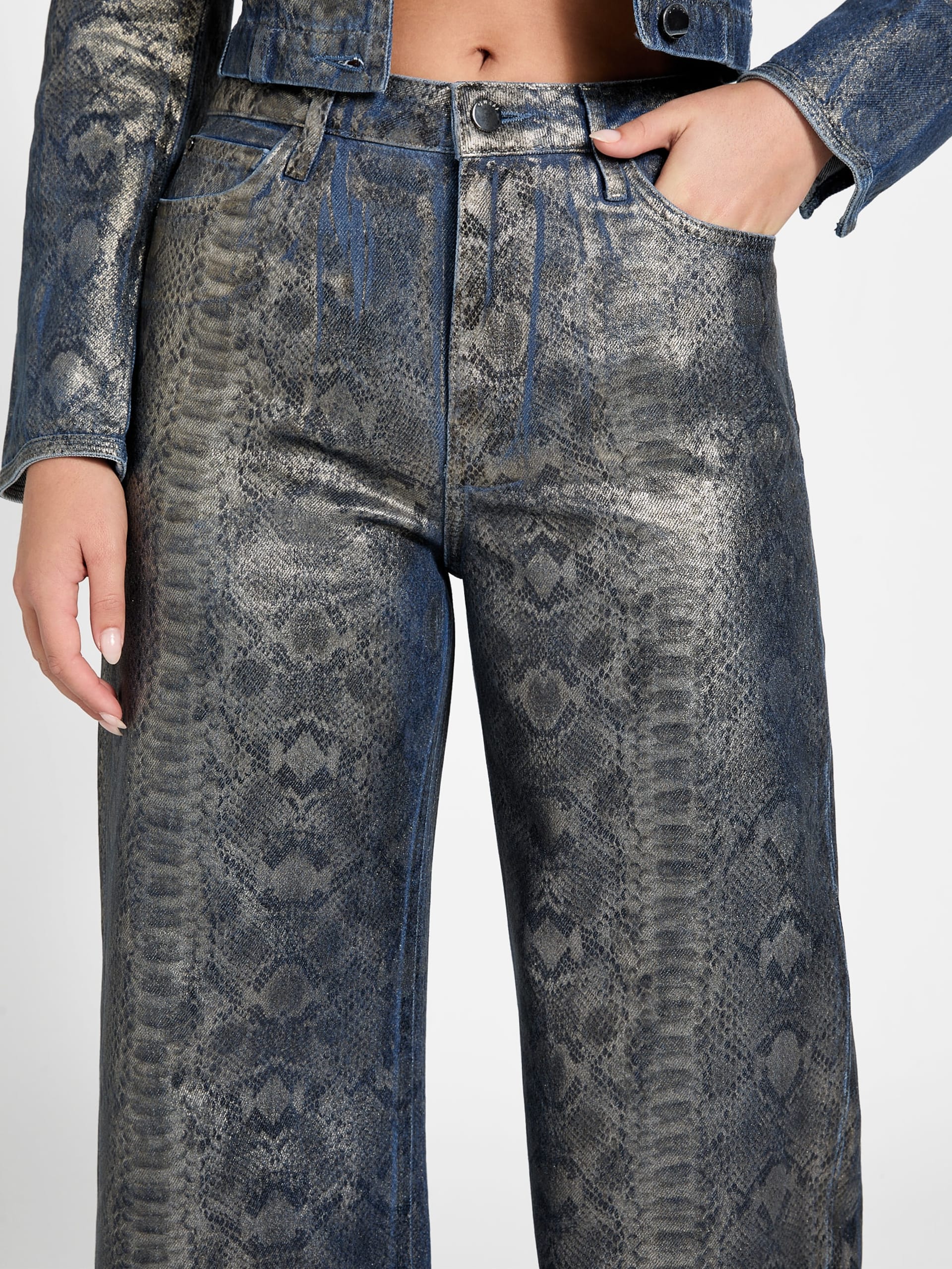 Calça jeans Bellflower com estampa de pele de cobra
