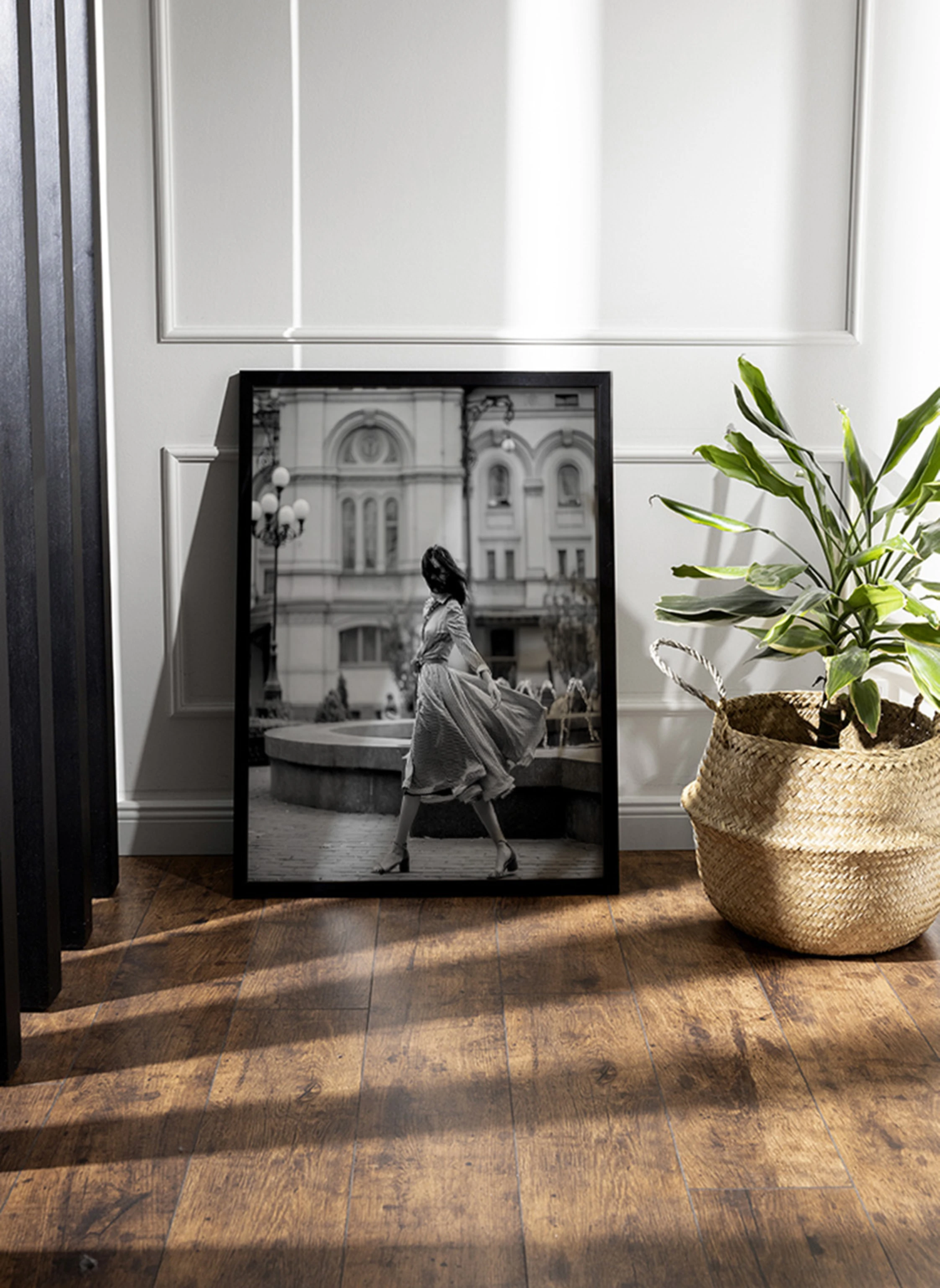 Liv Corday Wandbild ÜBER DER STADT mit Rahmen