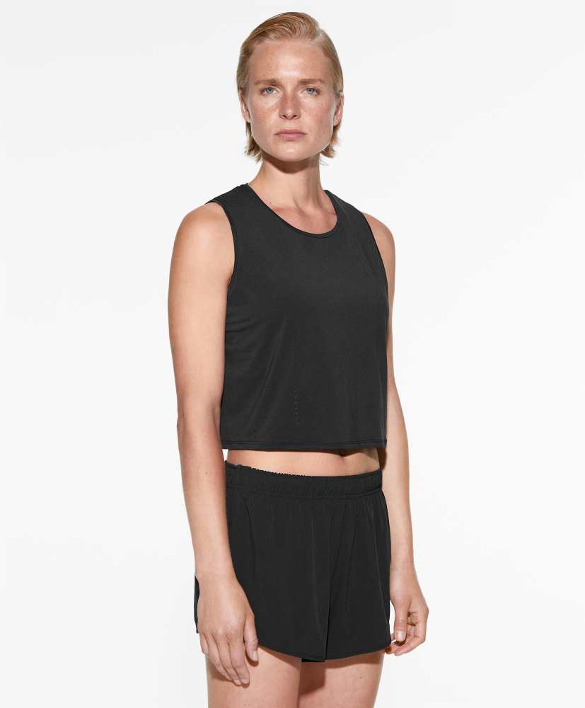 Top cropped sem mangas técnico microperfurado