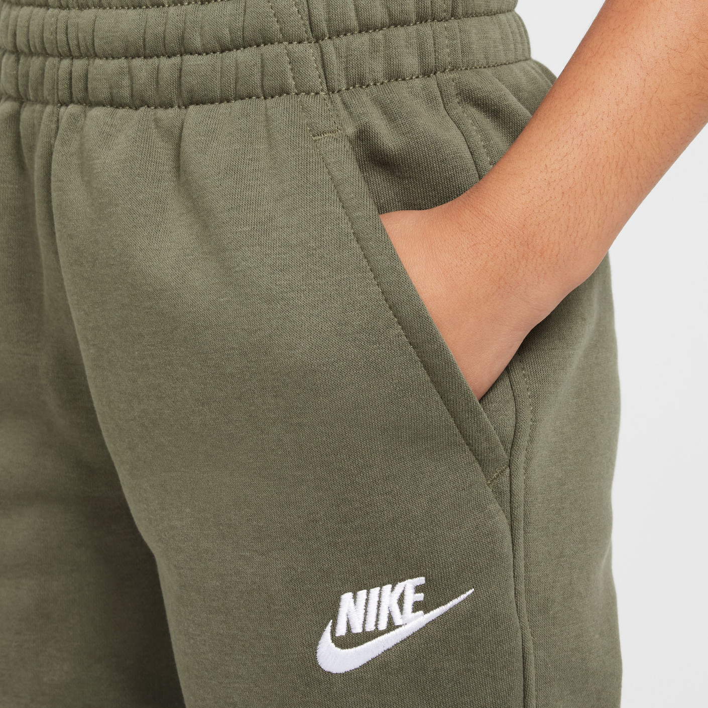 Nike Sportswear Club Fleece Joggingbroek Kids Olijfgroen Wit