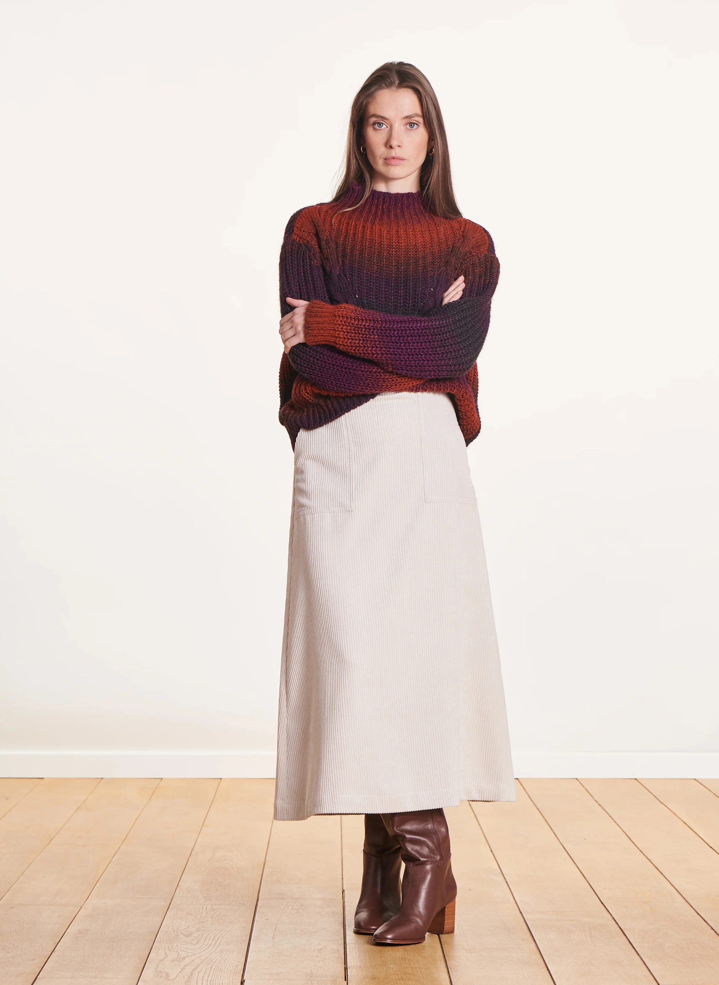 Jupe midi crayon en velours côtelé | Beige