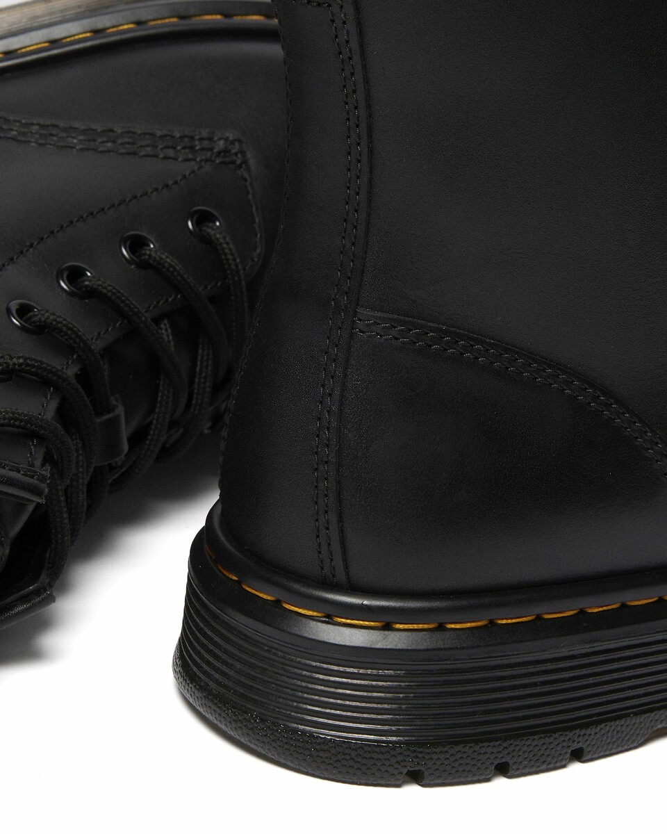 DR. MARTENS<br>Botas Chukka de Couro Brookline