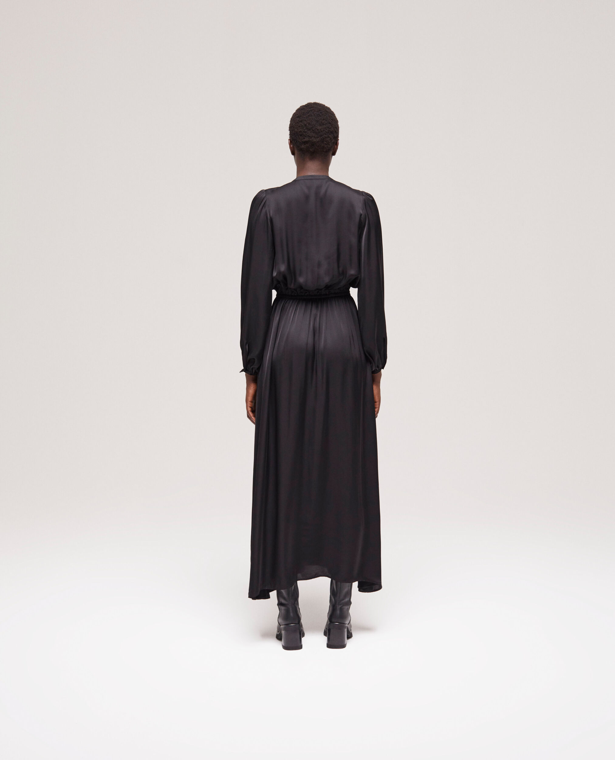 Robe longue noire