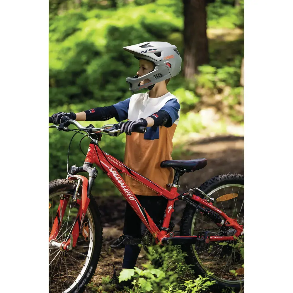 Abus YouDrop FF Ti Kinder Fietshelm Zilver