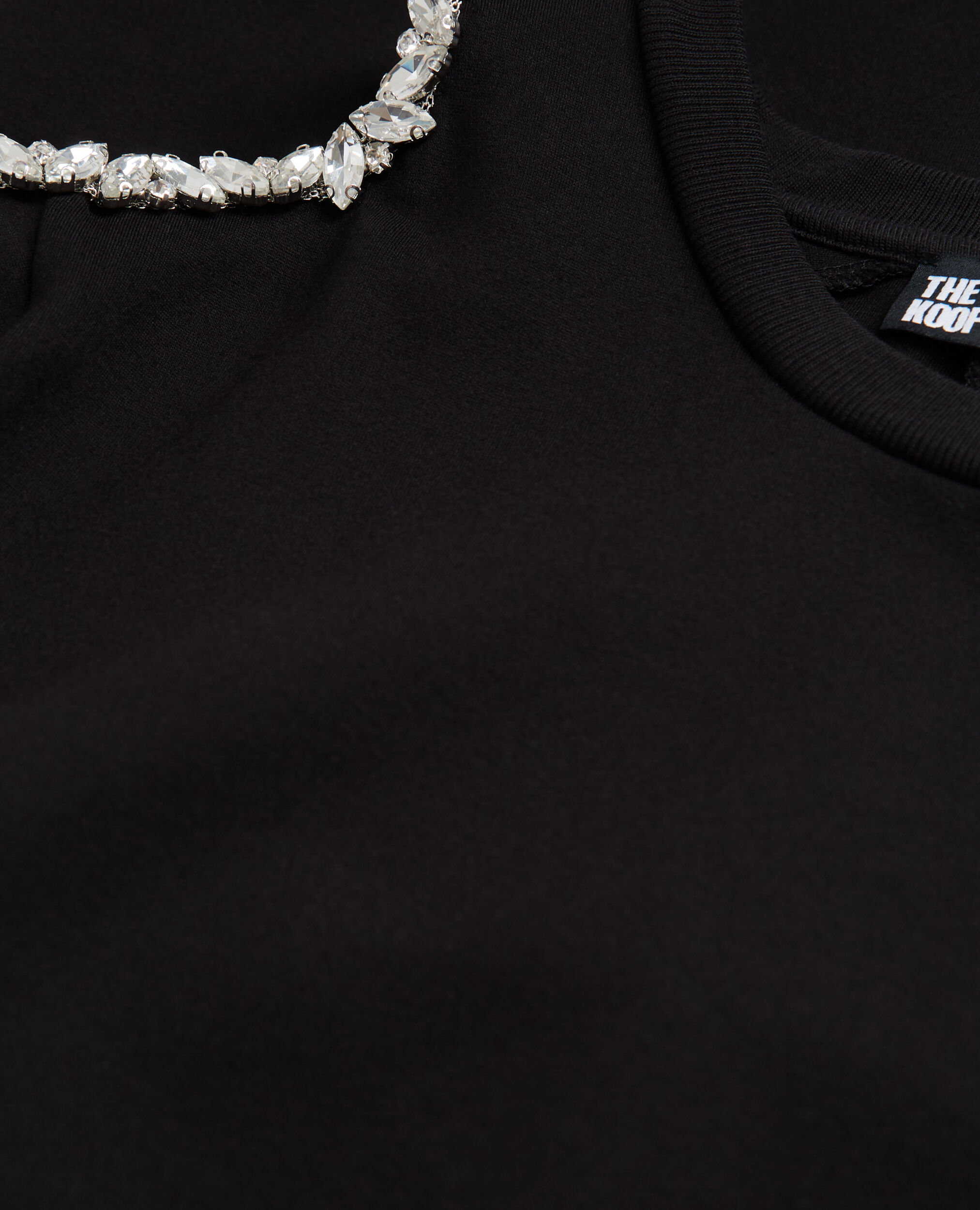 Robe courte détails épaules noire