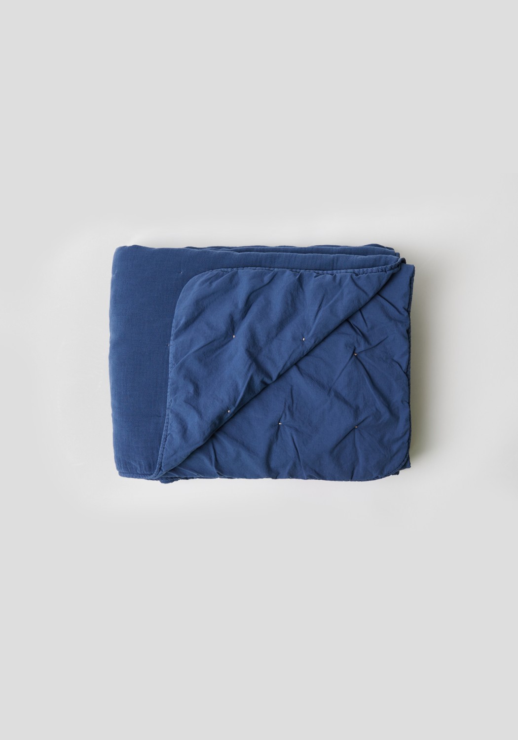 Lavie Wohndecke aus Bio-Baumwolle Nora Quilt Indigo