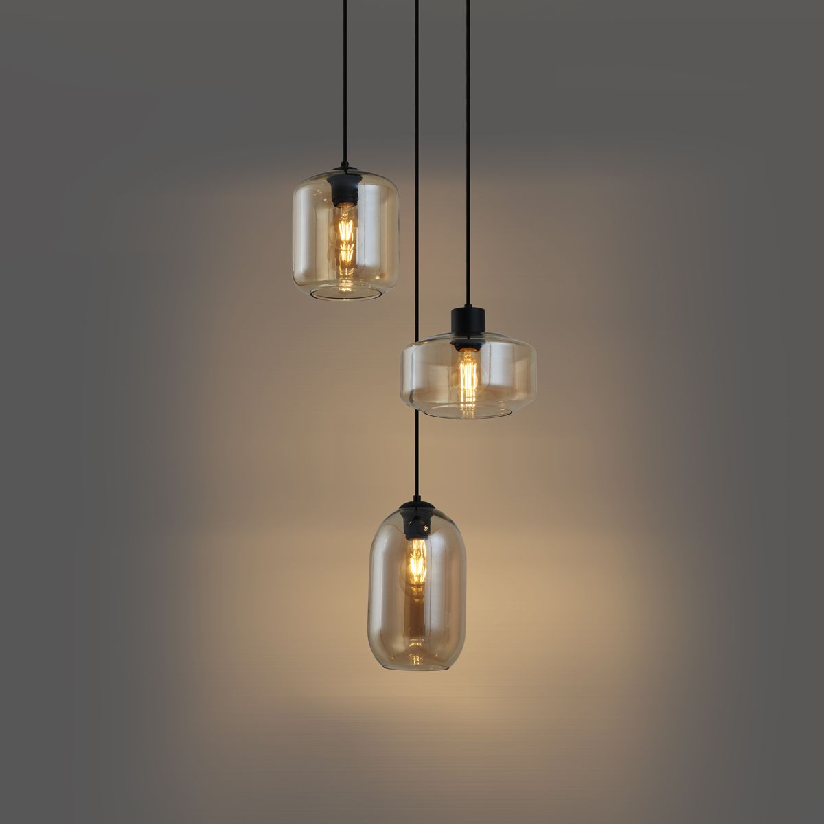 Moderne hanglamp zwart met amber glas 3-lichts - Sheena