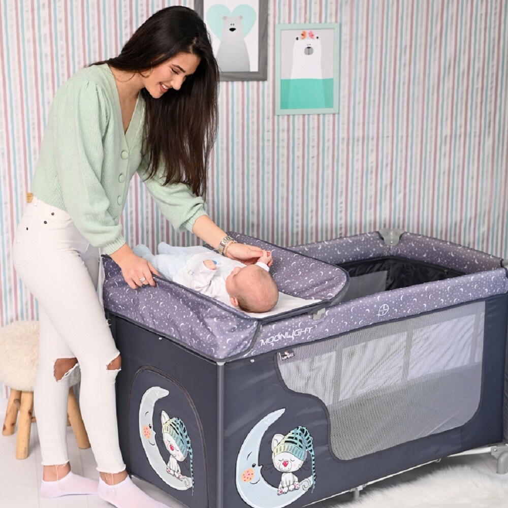 Lorelli Reisebett Moonlight zwei Ebenen, faltbar, Wickelauflage, Matratze, Räder braun