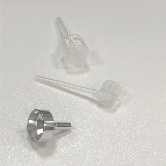 Genopfyldelig parfume sprayflaske glasflaske legeringsskal 8 ml Sølv