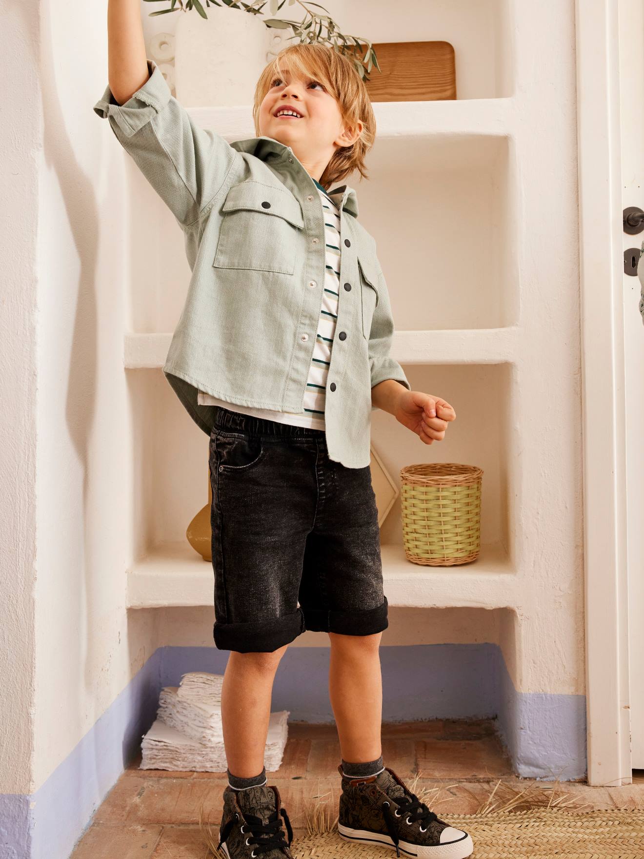 Bermuda de moletom com efeito jeans para meninos, lavagem azul escura