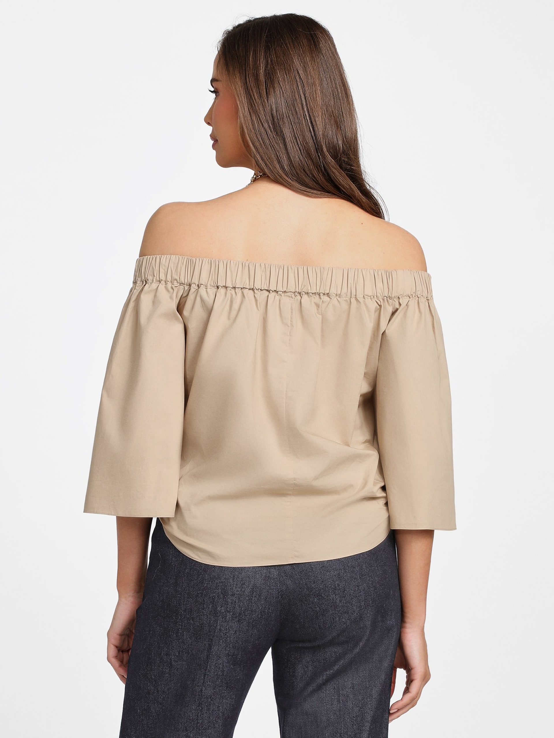 Blusa Pat com ombros à mostra