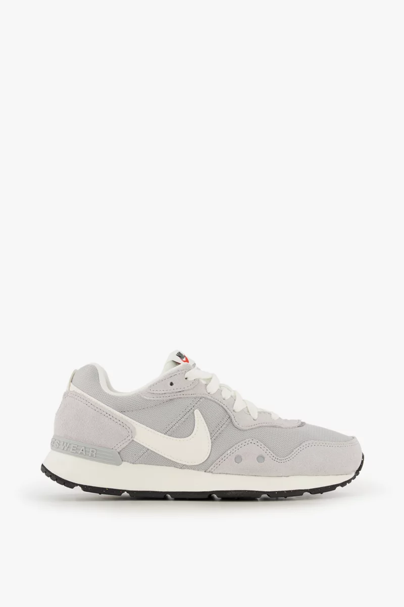 Nike Venture Runner Damen Sneaker