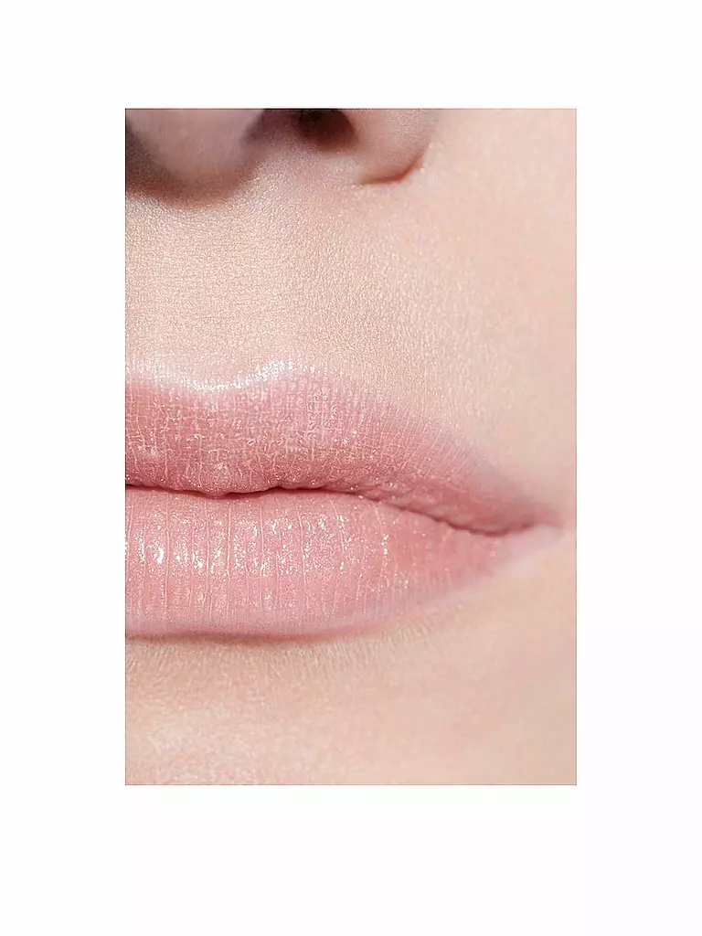CHANEL  DER GETÖNTE UND FEUCHTIGKEITSSPENDENDE BALSAM, DESSEN FARBINTENSITÄT SICH GANZ INDIVIDUELL ANPASSEN LÄSST, SORGT TAG FÜR TAG FÜR WUNDERSCHÖNE LIPPEN 3G weiss