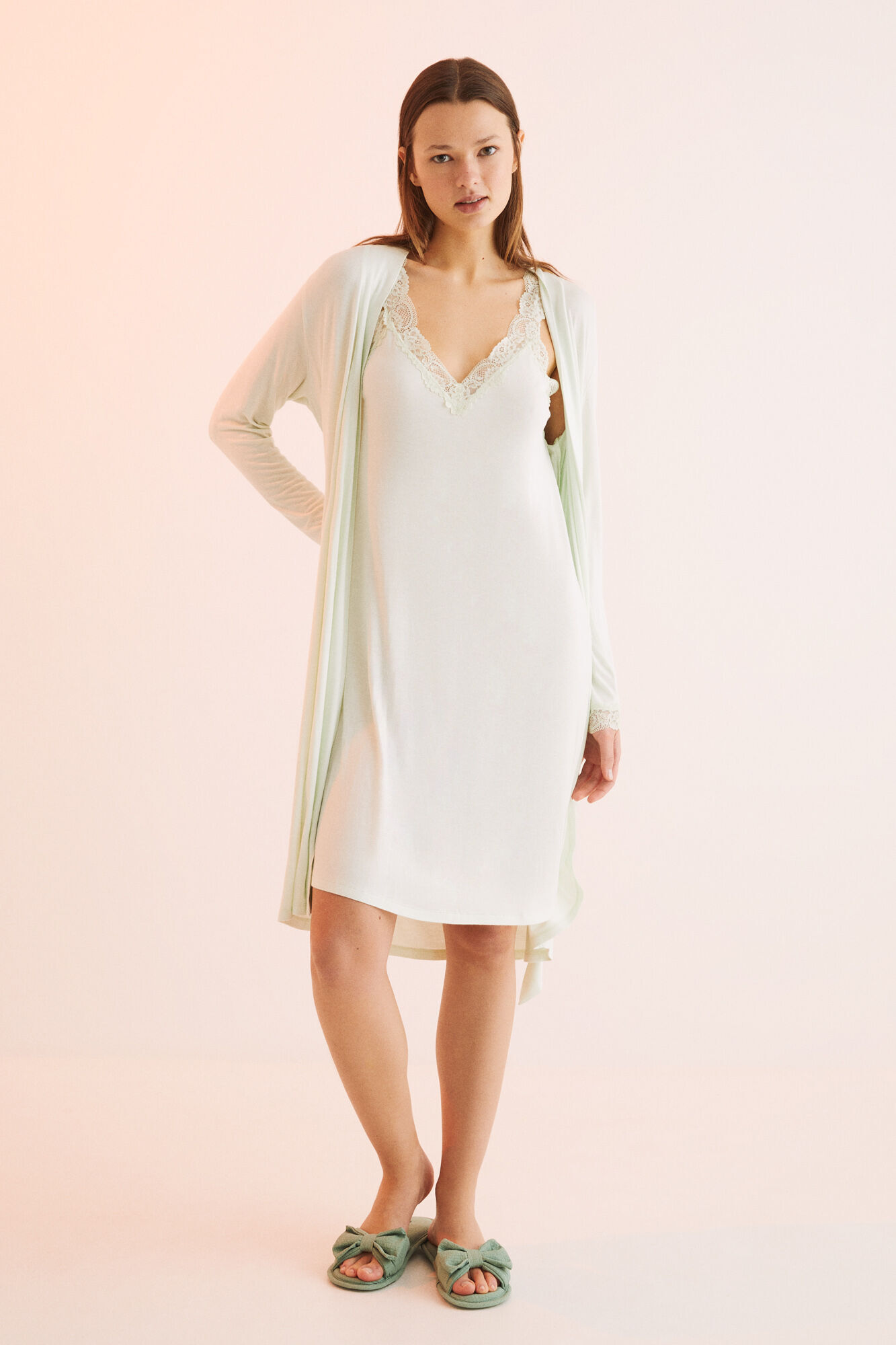 Vestido midi verde de renda - Estampado
