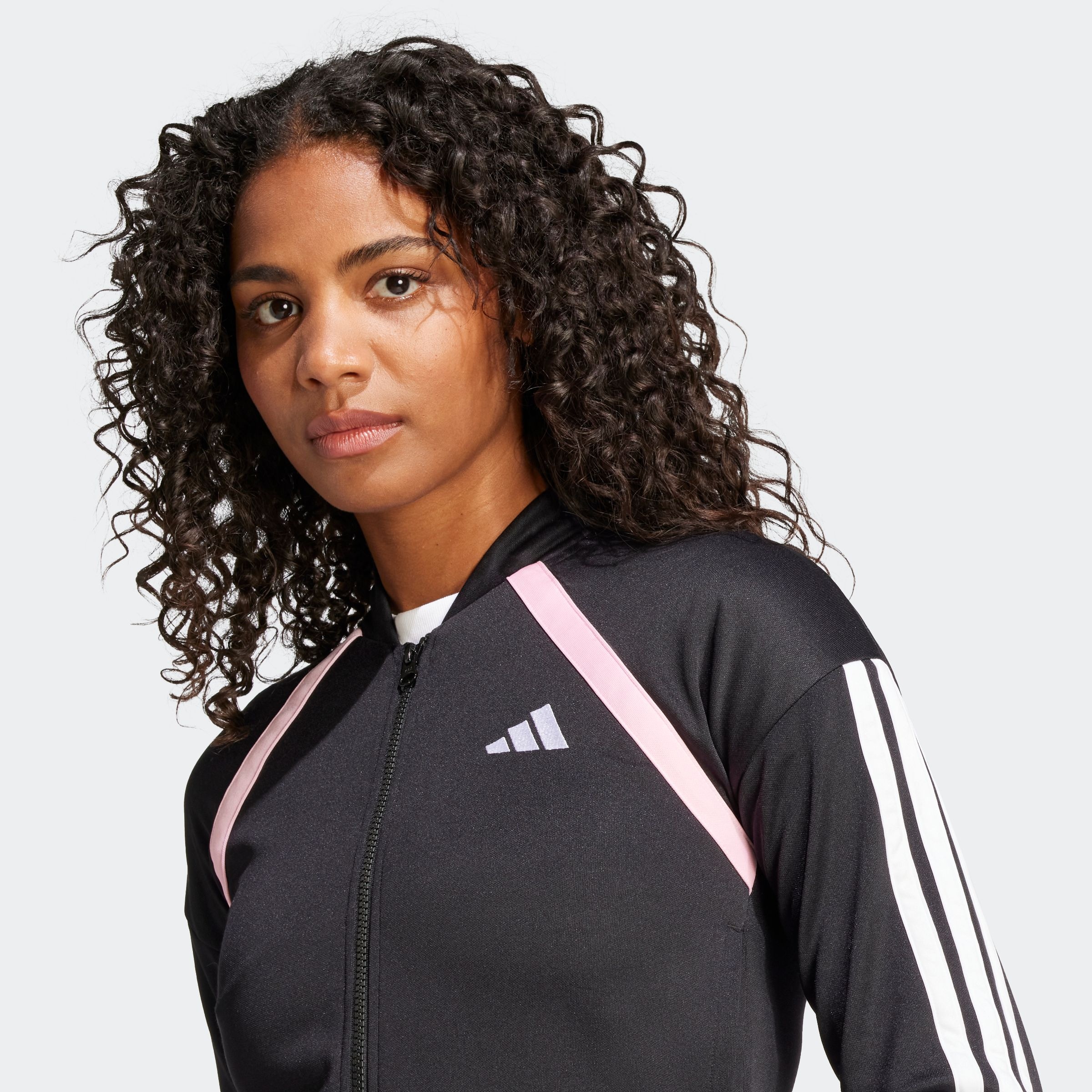 adidas Sportswear Trainingsanzug »W TEAMSPORT TS«, 2 Stk. Jacke schmal geschnitten; Hose regulär geschnitten, hoher Bund