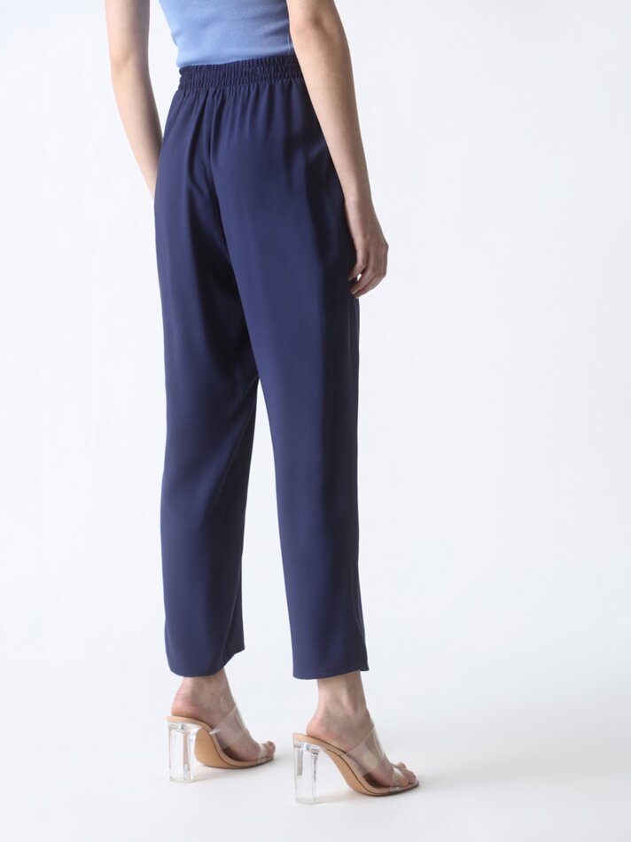 Calças fluidas com gravata - Azul-marinho