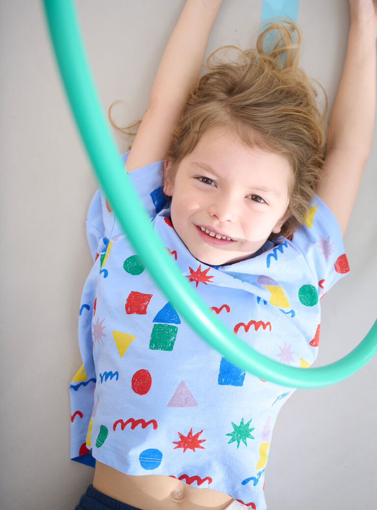 T-shirt bleu imprimé formes géométriques pour garçon