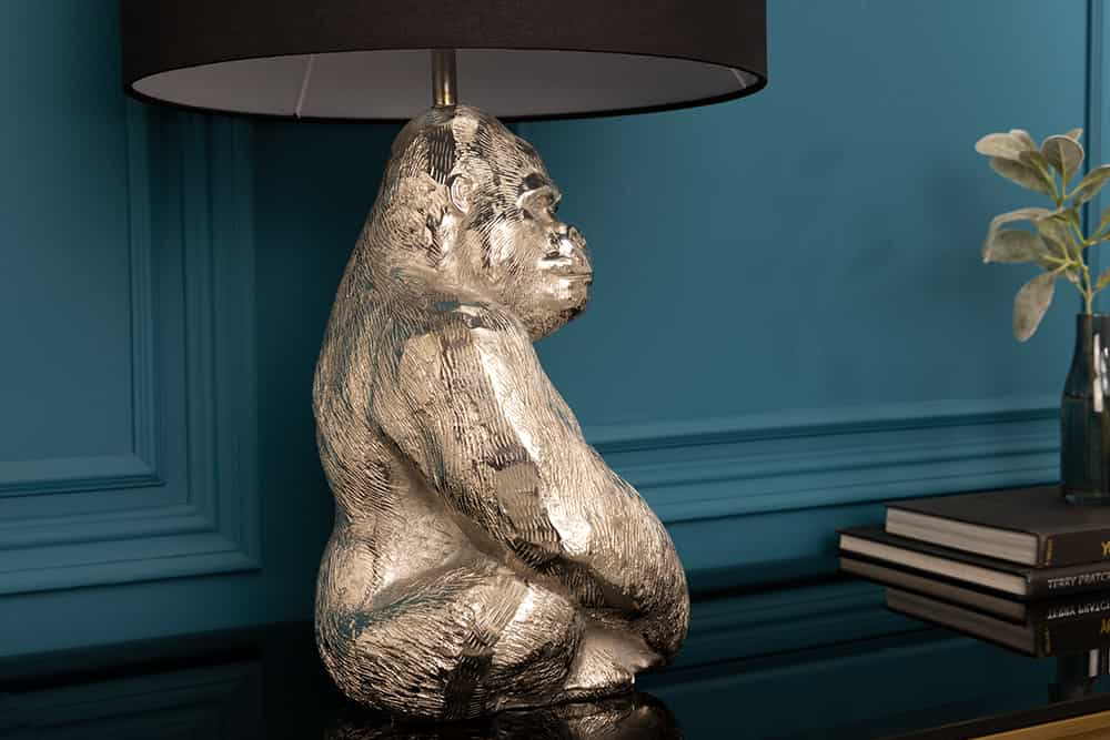 Handmade Tischlampe KONG 60cm silber Metall Affe Gorilla Dekoleuchte schwarzer Lampenschirm