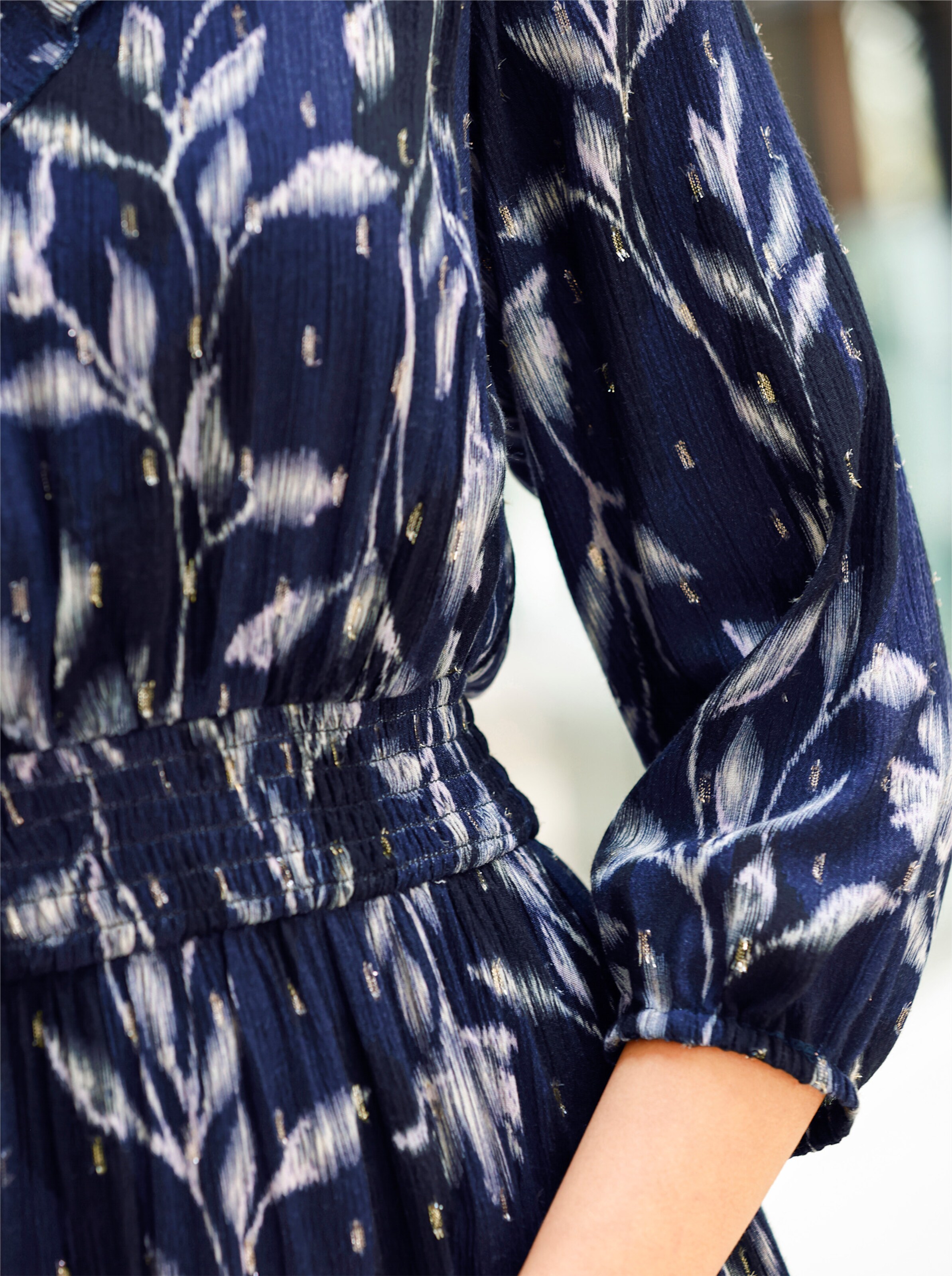 Kleid in marine-champagner-bedruckt